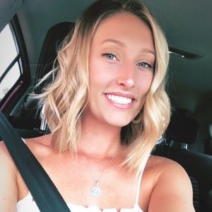 Meet your Posher, Claire